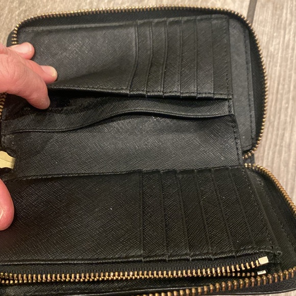 Tory Burch zip wallet - Picture 7 of 7